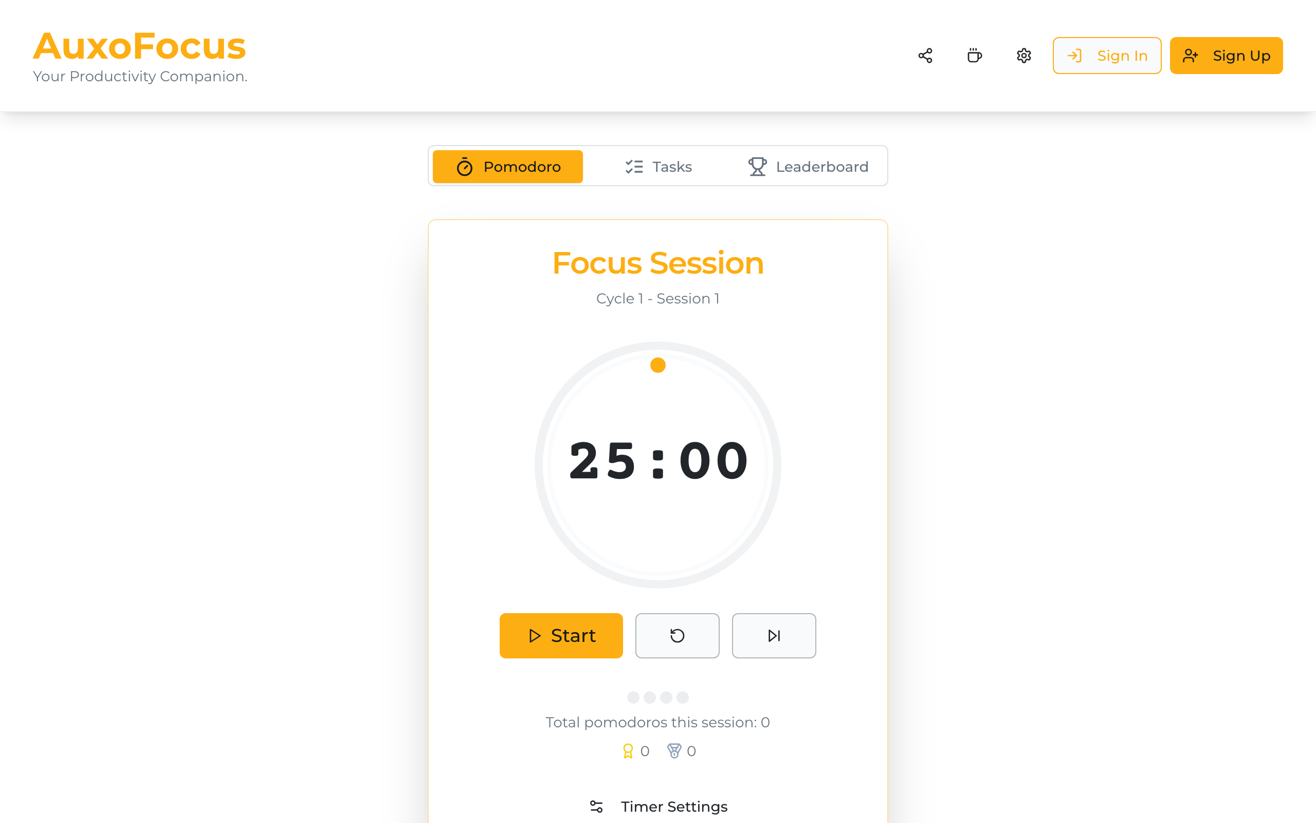 The Auxo Focus home screen — the Pomodoro timer with Tasks and Leaderboard tabs.